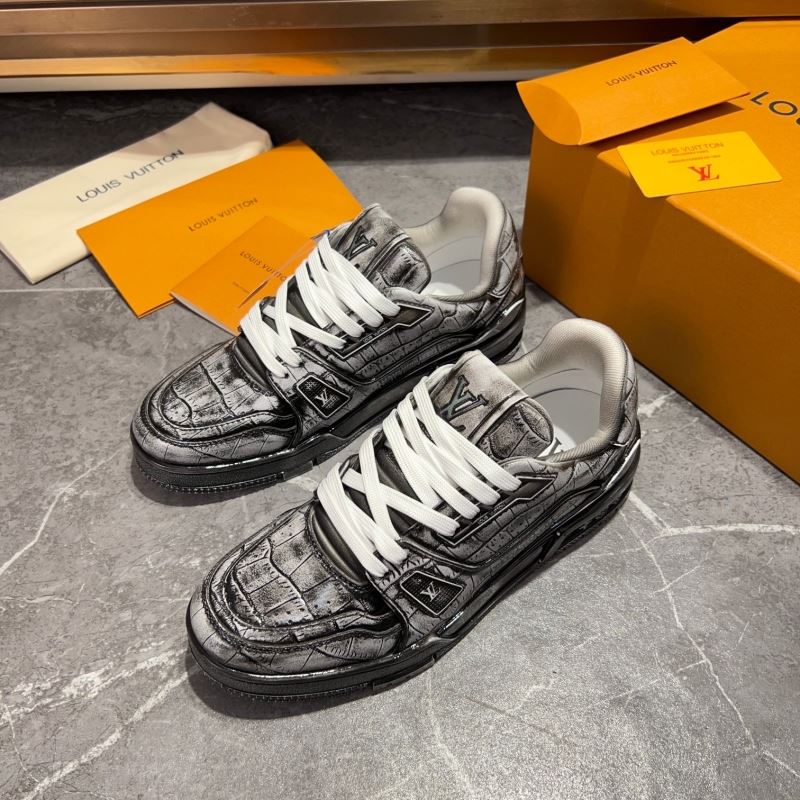 l**is V*t*n sneakers
